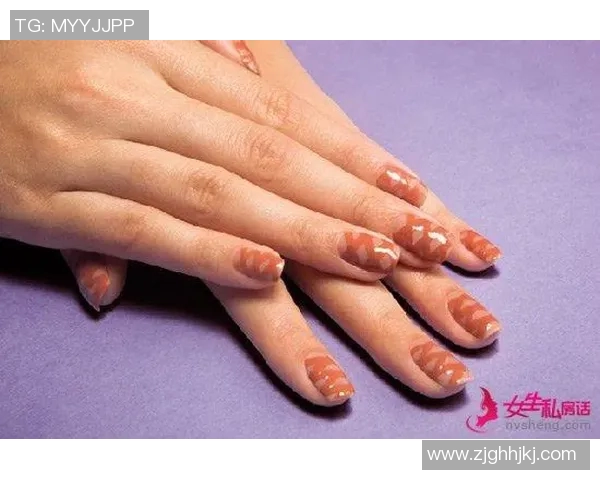 足球明星们的美甲风潮引领时尚潮流展现个性魅力