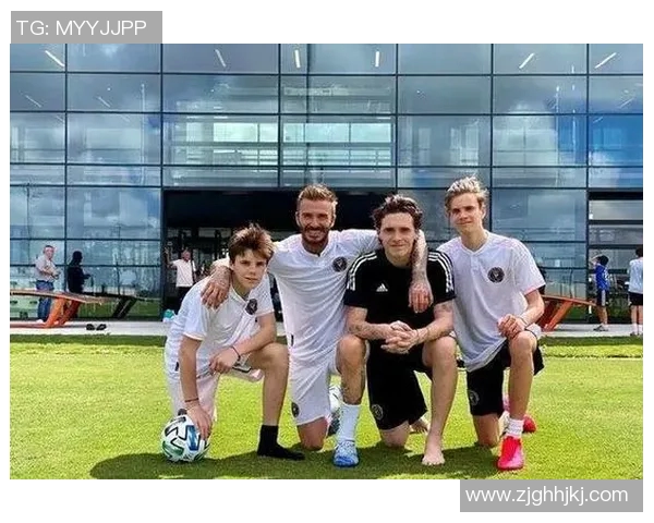 足球明星的儿子不仅继承了父亲的运动天赋还在学业上表现优异成为学霸典范 足球明星的儿子不仅继承了父亲的运动天赋还在学业上表现优异成为学霸典范